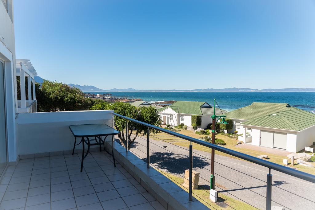 Whale View Self Catering Apartment Hermanus Extérieur photo